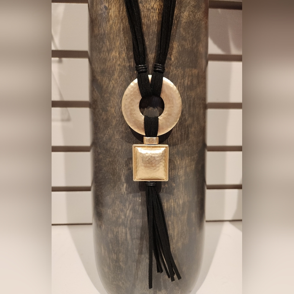 Chico's Black and Gold Pendant Necklace